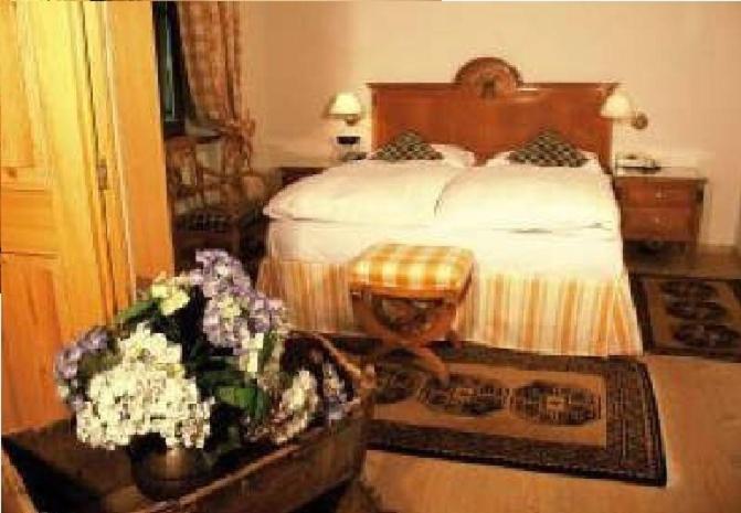 Hotel Aquila Nera - Schwarzer Adler Vipiteno Habitación foto