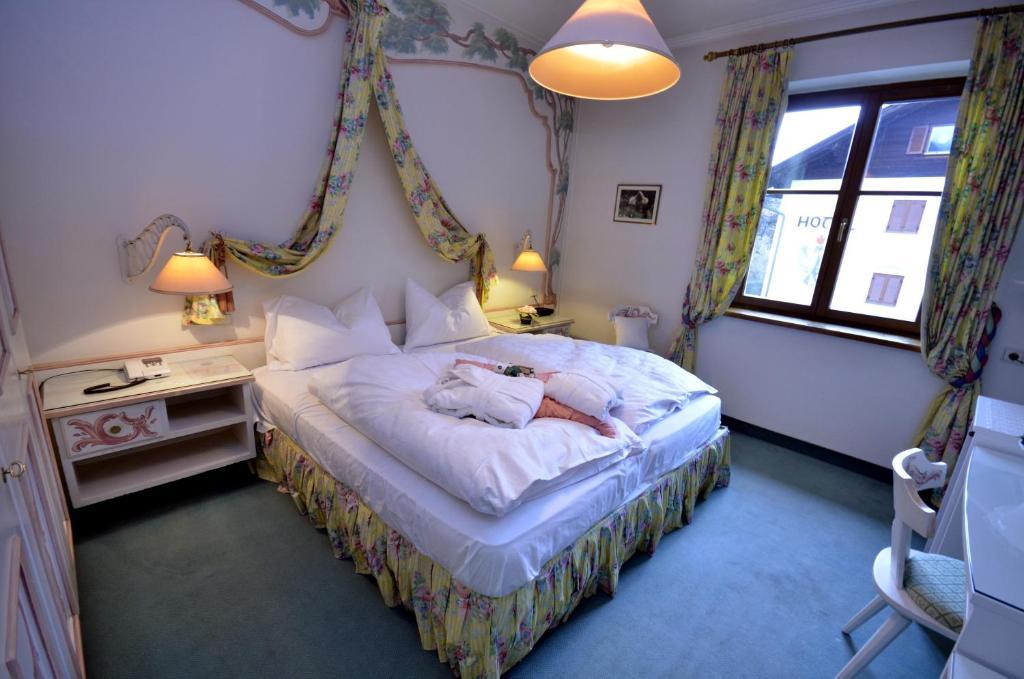 Hotel Aquila Nera - Schwarzer Adler Vipiteno Habitación foto