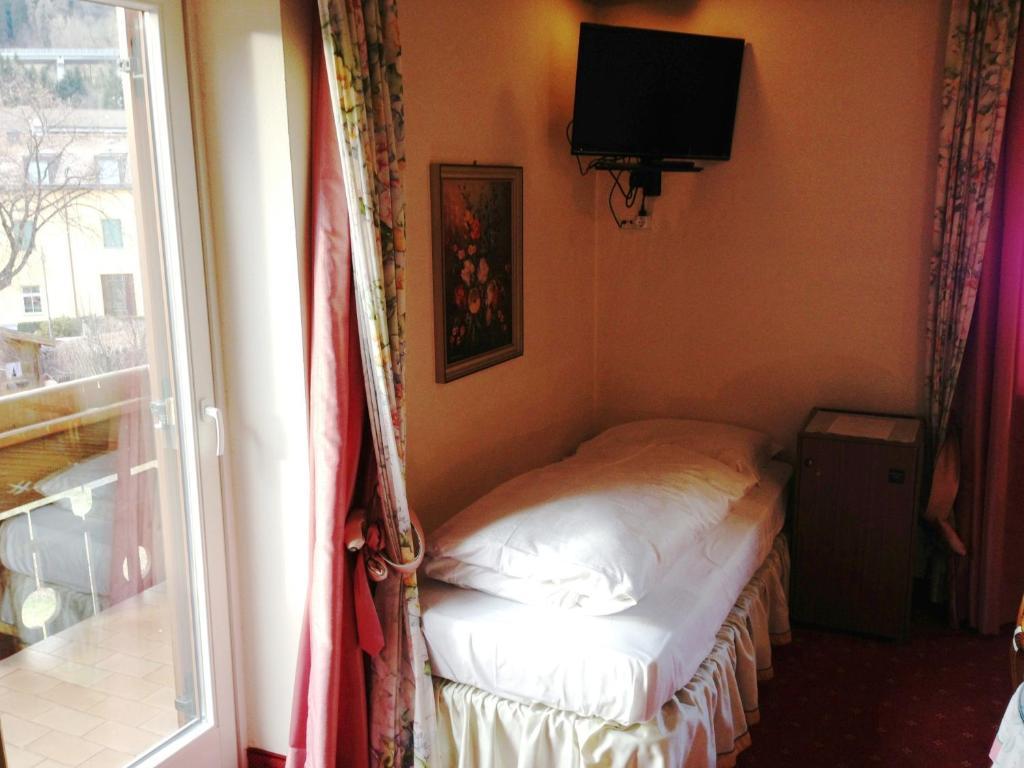 Hotel Aquila Nera - Schwarzer Adler Vipiteno Habitación foto